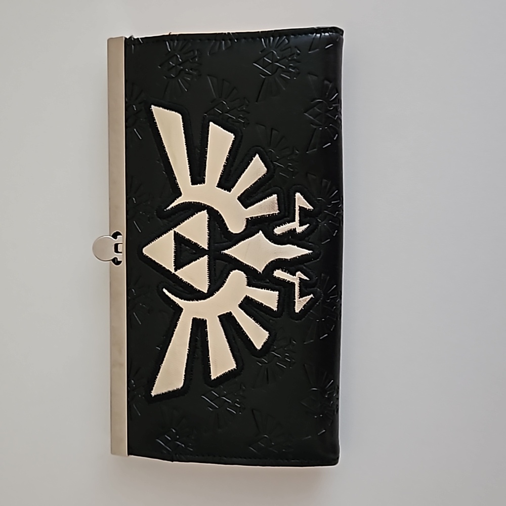 Legend of Zelda Clutch (Bioworld)